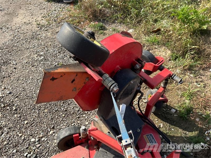  Lastec 721XR-US 8 ft 3-Point Hitch Tri-Plex Rotary 茎切断機