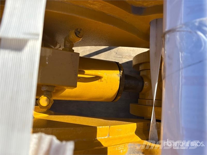 LEDI LD150K Hydraulic Excavator Coupler - Fits 12 Ātrie savienotāji