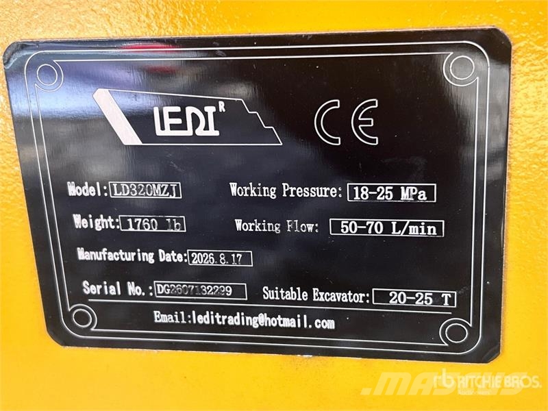  LEDI LD320MZJ 40 in Hydraulic Excavator Thumb (Unu バケット