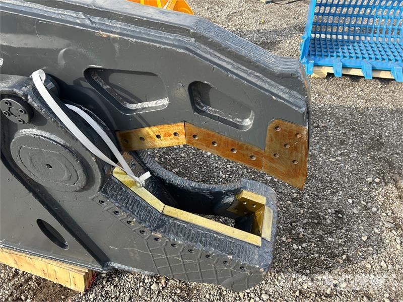 LEDI LD360J 24 in Rotating Demolition Shear مقصات هيدروليكية