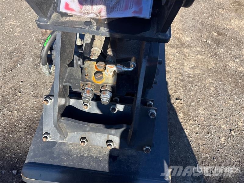  LEDI LD60H Plate Compactor Attachment - Fits Cat 3 دكاكات أفقية