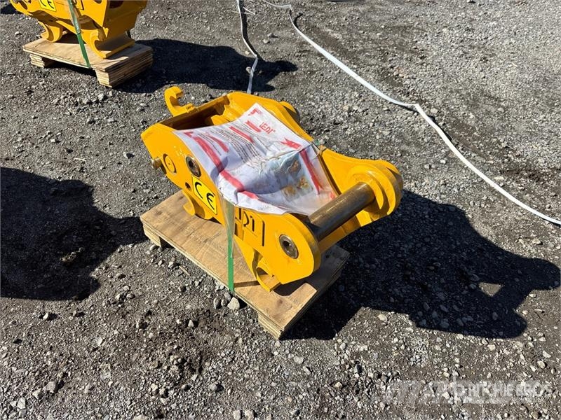 LEDI LD60K Hydraulic Excavator Coupler - Fits 6 - Conectores