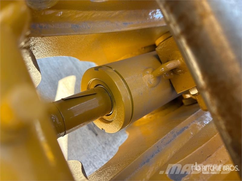 LEDI LD60K Hydraulic Excavator Coupler - Fits 6 - Conectores