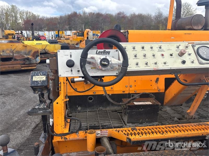 LeeBoy 8515B Asphalt pavers