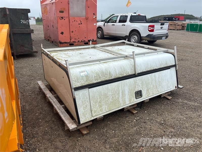 Leer Truck Cap Cabines