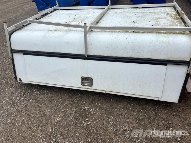 Leer Truck Cap Cabines