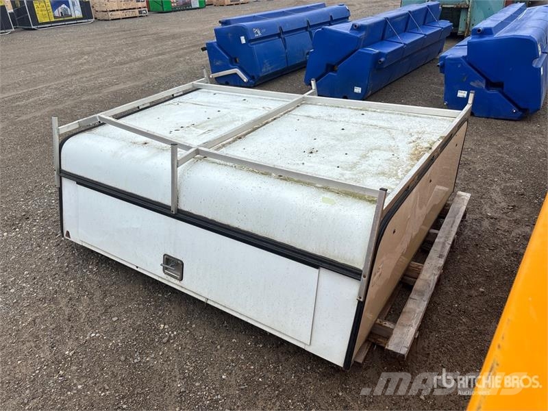 Leer Truck Cap Cabines