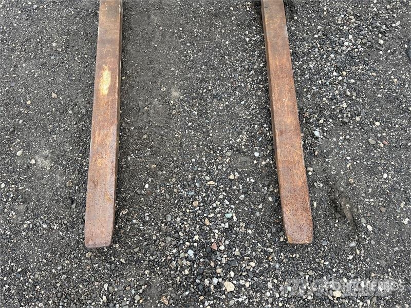 Liebherr 47 in Wheel Loader Forks Vilice