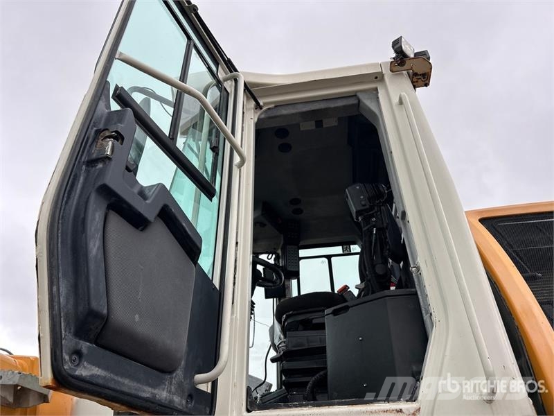Liebherr L586 Wheel Loader Wheel loaders