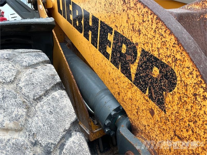 Liebherr L586 Wheel Loader Wheel loaders