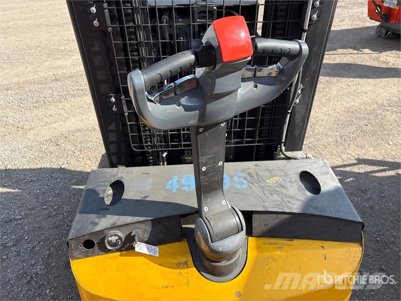 Liftstar CQDH14-850-4500 1400 kg Electric Stacker Staplare