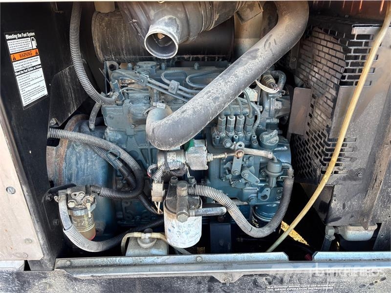 Lincoln DX350 Engine Driven Welder (Inoperable) Welding machines