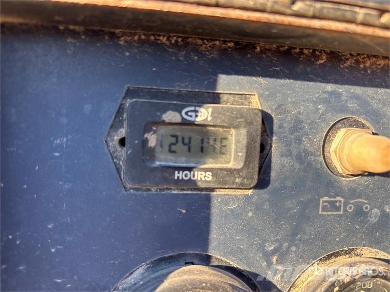 Lincoln DX350 Engine Driven Welder (Inoperable) Welding machines