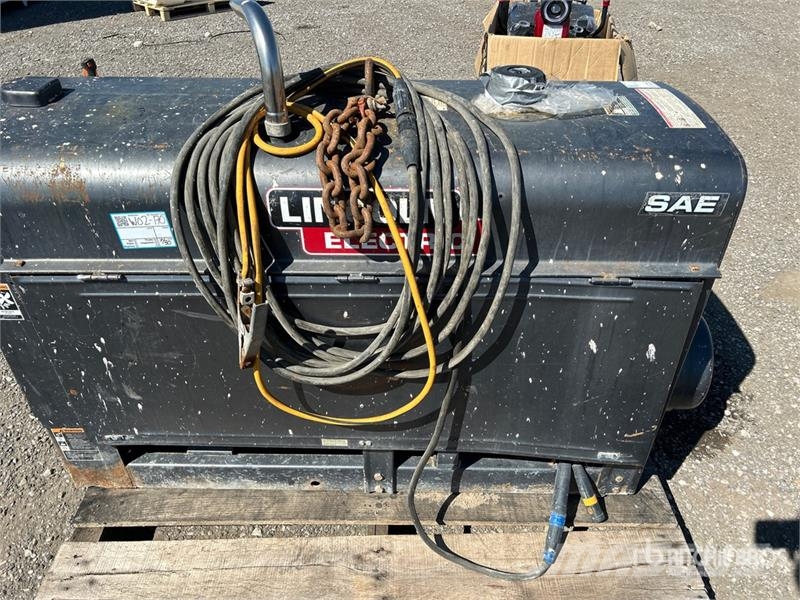 Lincoln Electric Electric SAE-300 20 A Skid-Mounted Engine Soldadoras