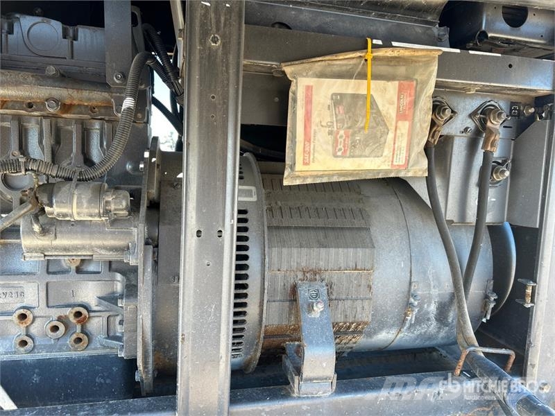 Lincoln Electric Electric SAE-300 20 A Skid-Mounted Engine Soldadoras