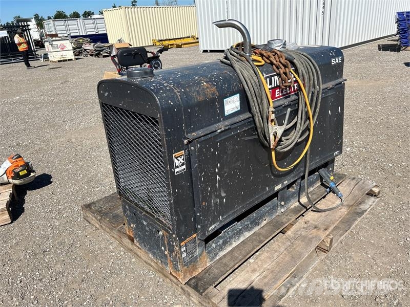 Lincoln Electric Electric SAE-300 20 A Skid-Mounted Engine Soldadoras