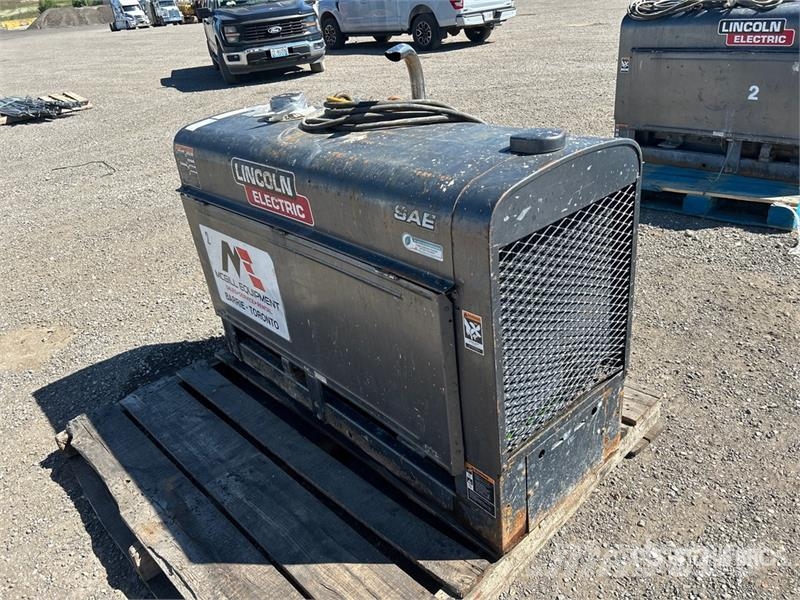 Lincoln Electric Electric SAE-300 20 A Skid-Mounted Engine Soldadoras