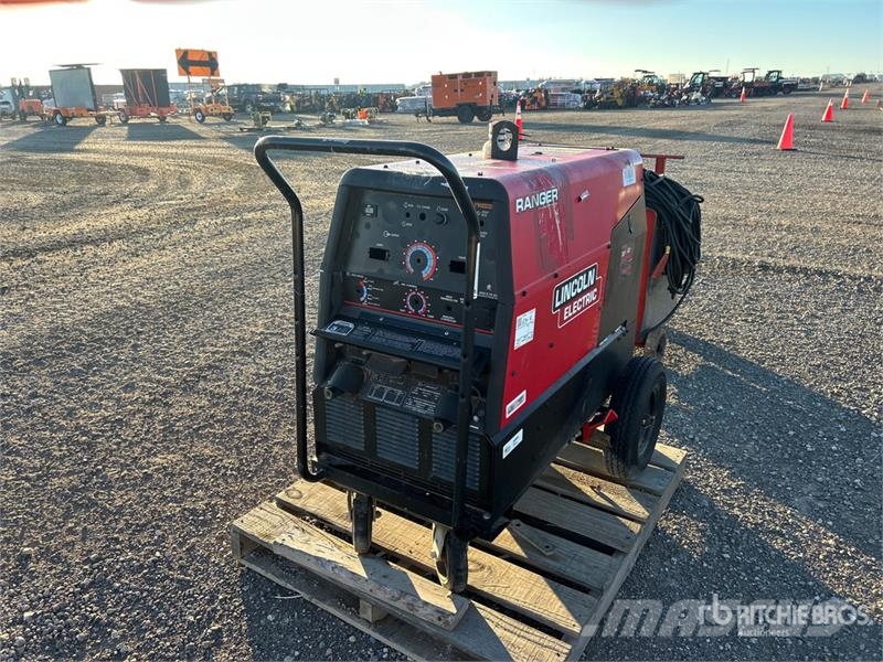 Lincoln Electric Electric 300 A Mobile Electric Welder Lasapparaten