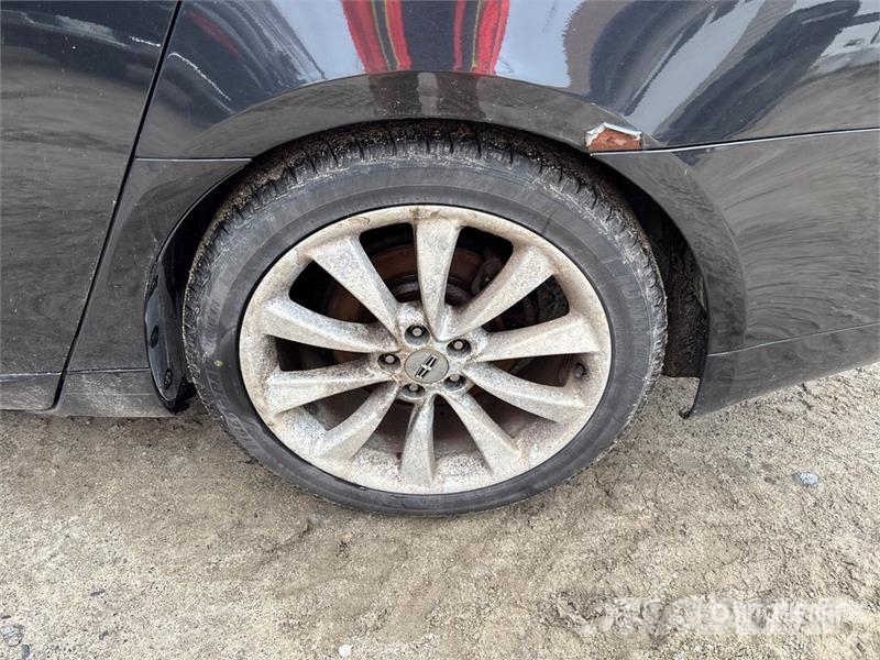 Lincoln MKS 自動車