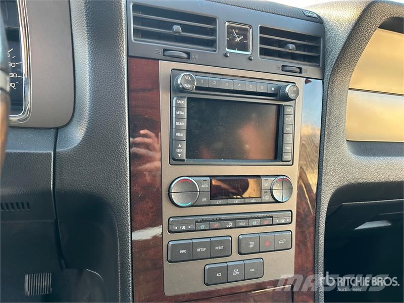 Lincoln Navigator 4x4 SUV Automobili