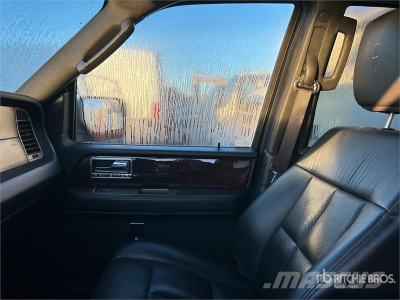 Lincoln Navigator 4x4 SUV Automobili