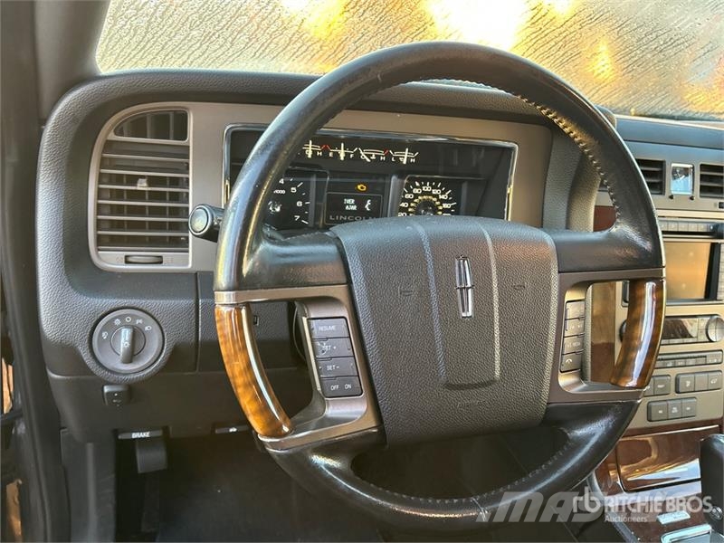 Lincoln Navigator 4x4 SUV Automobili