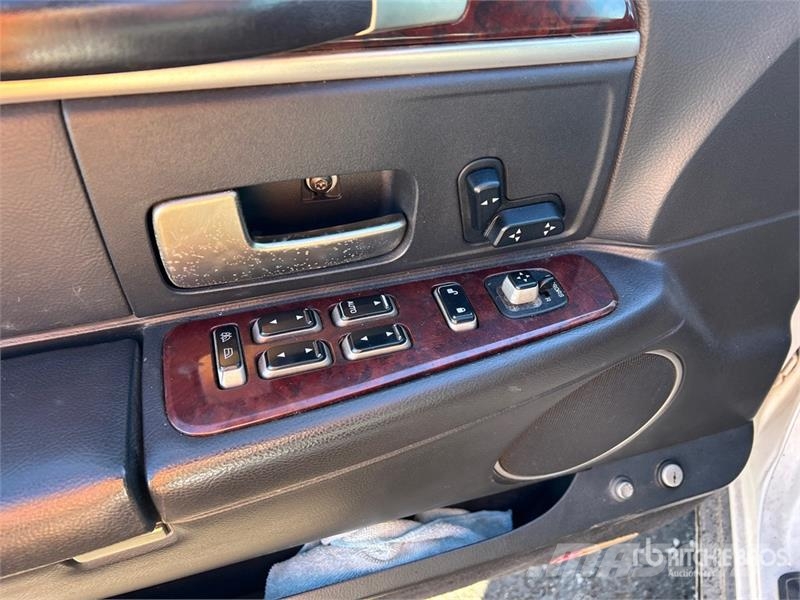 Lincoln Town Car Limousine سيارات