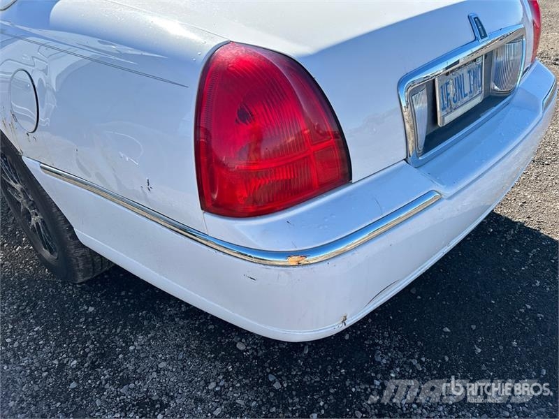Lincoln Town Car Limousine سيارات