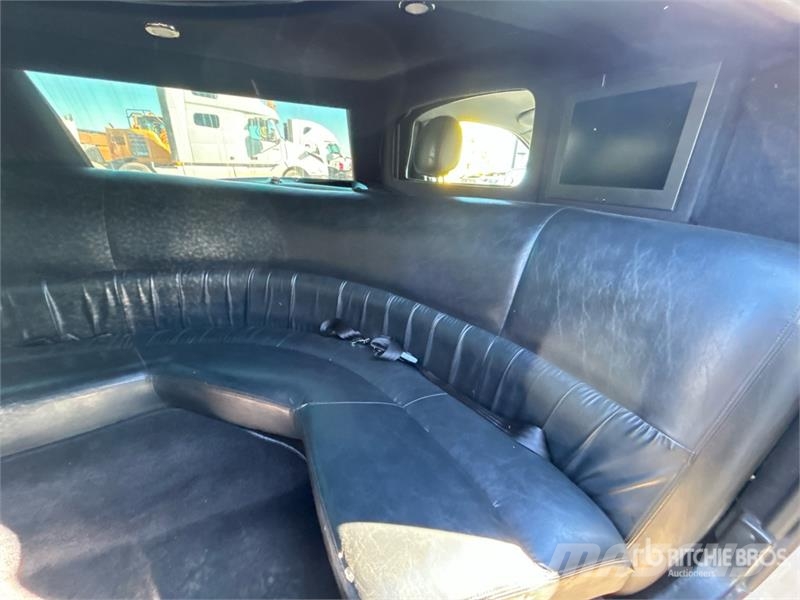 Lincoln Town Car Limousine سيارات