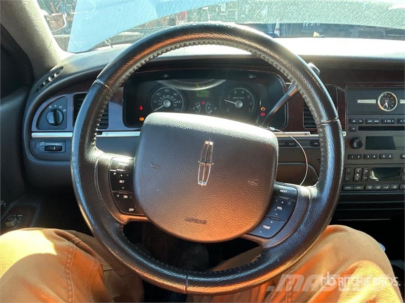 Lincoln Town Car Limousine سيارات