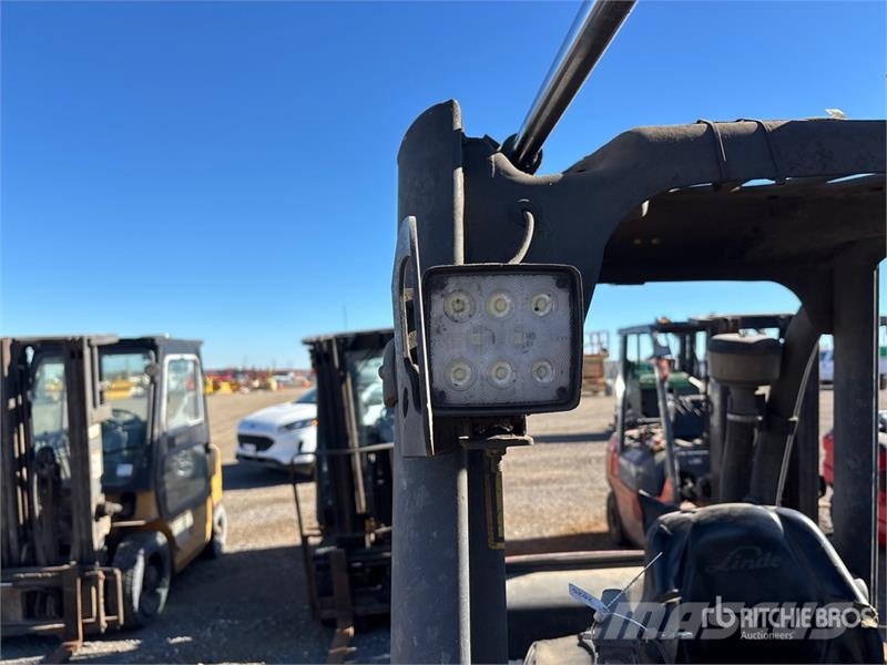 Linde 7000 lb Pneumatic Tire Forklift (Inoperable) Інше