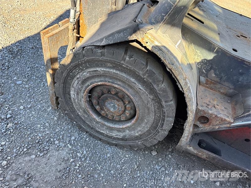 Linde 7000 lb Pneumatic Tire Forklift (Inoperable) Інше