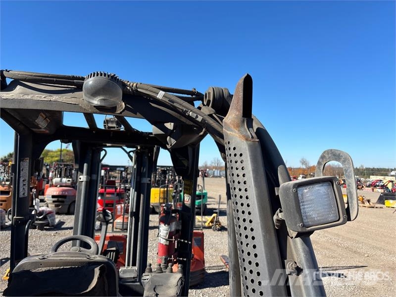 Linde 7000 lb Pneumatic Tire Forklift (Inoperable) Інше