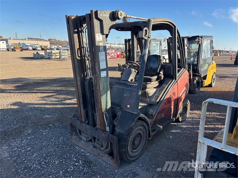 Linde 7000 lb Pneumatic Tire Forklift (Inoperable) Інше