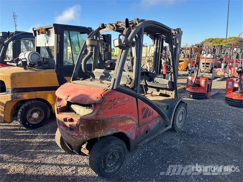 Linde 7000 lb Pneumatic Tire Forklift (Inoperable) Інше