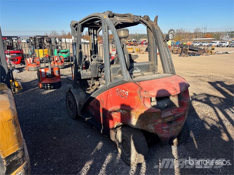 Linde 7000 lb Pneumatic Tire Forklift (Inoperable) Інше
