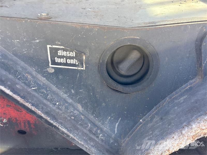 Linde 7000 lb Pneumatic Tire Forklift (Inoperable) Інше