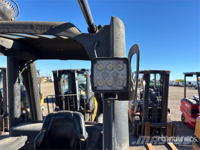 Linde 7000 lb Pneumatic Tire Forklift (Inoperable) Інше