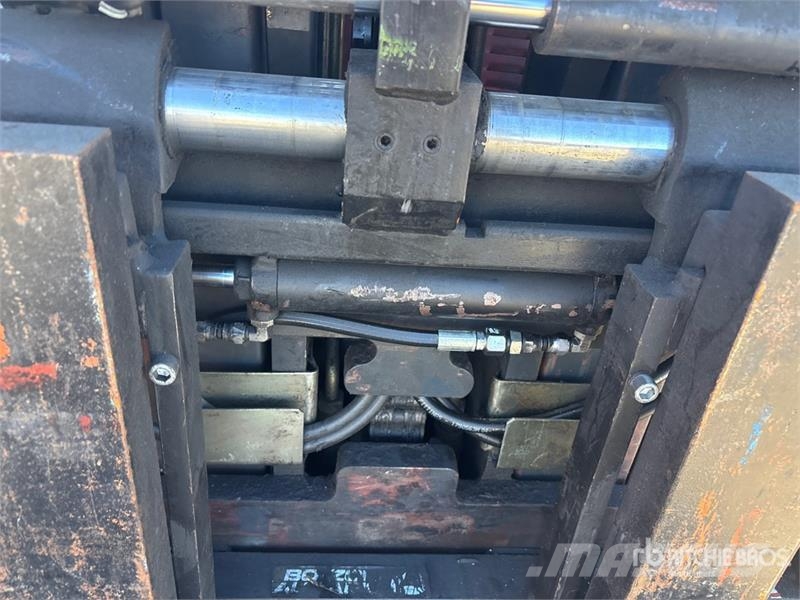 Linde H35T 6075 lb Cushion Tire Forklift Інше