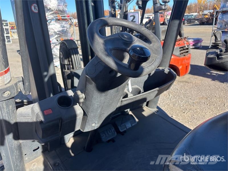 Linde H35T 6075 lb Cushion Tire Forklift Інше