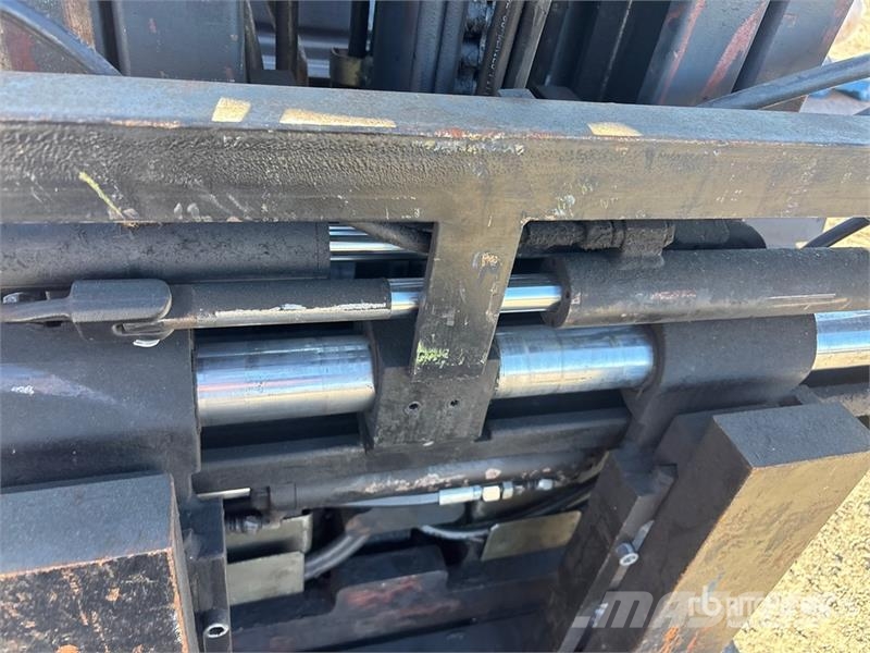 Linde H35T 6075 lb Cushion Tire Forklift Інше