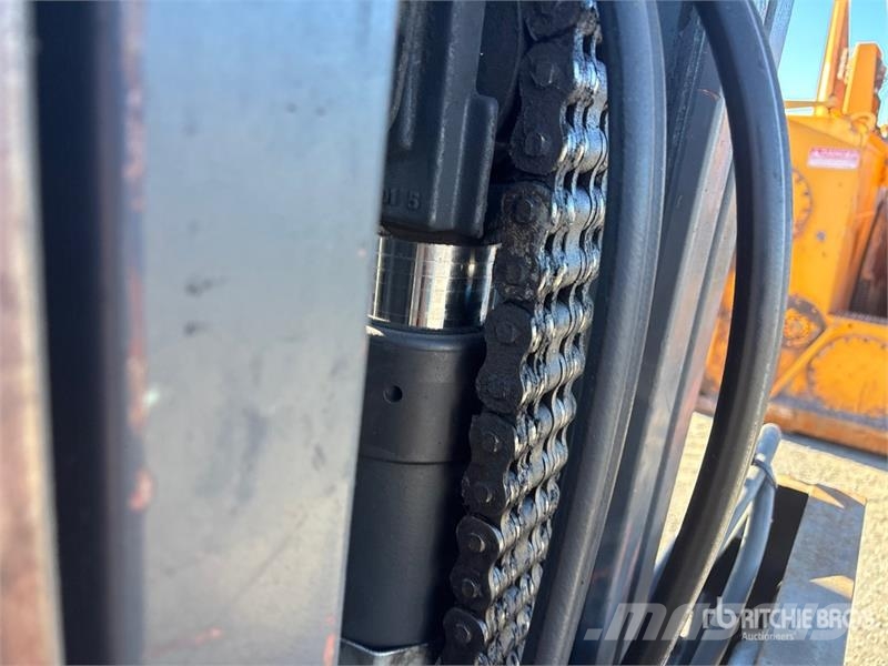 Linde H35T 6075 lb Cushion Tire Forklift Інше