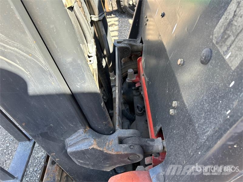 Linde HT25CT 4750 lb Cushion Tire Forklift (Inoperable) Інше