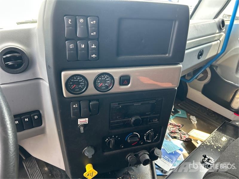 Lion 6 4x2 Electric Cab and Chassis (Inoperable) Cabines