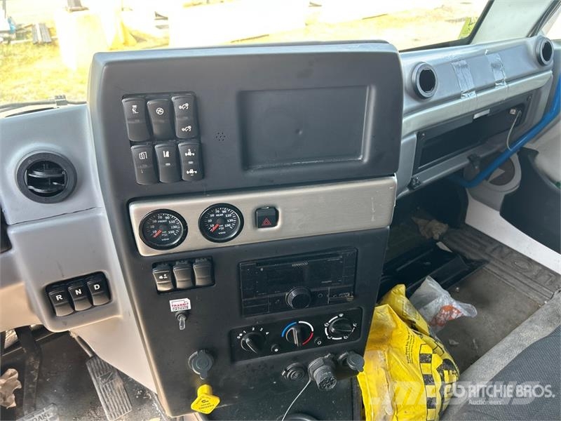 Lion 6 4x2 Electric Cab and Chassis (Inoperable) Cabines