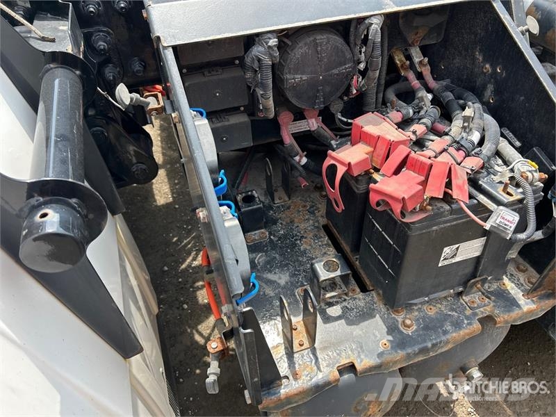 Lion 6 4x2 Electric Cab and Chassis (Inoperable) Cabines