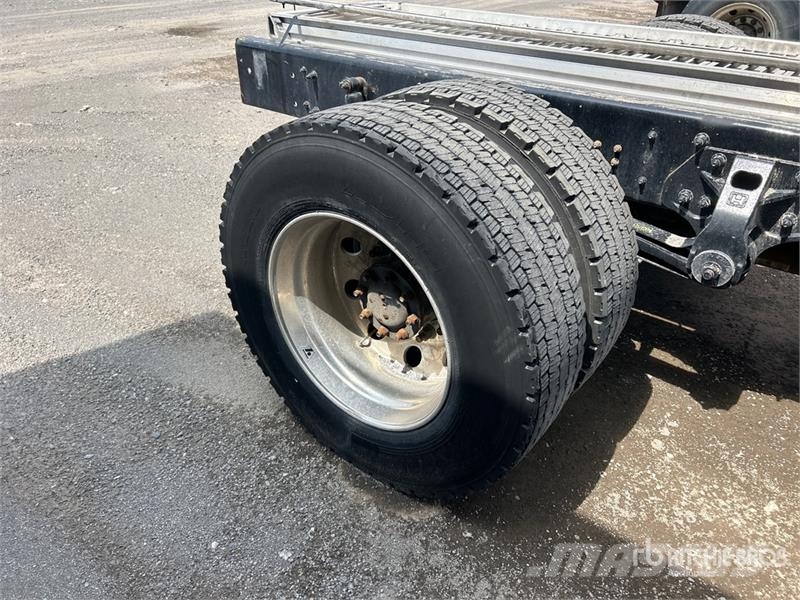 Lion 6 4x2 Electric Cab and Chassis (Inoperable) Cabines