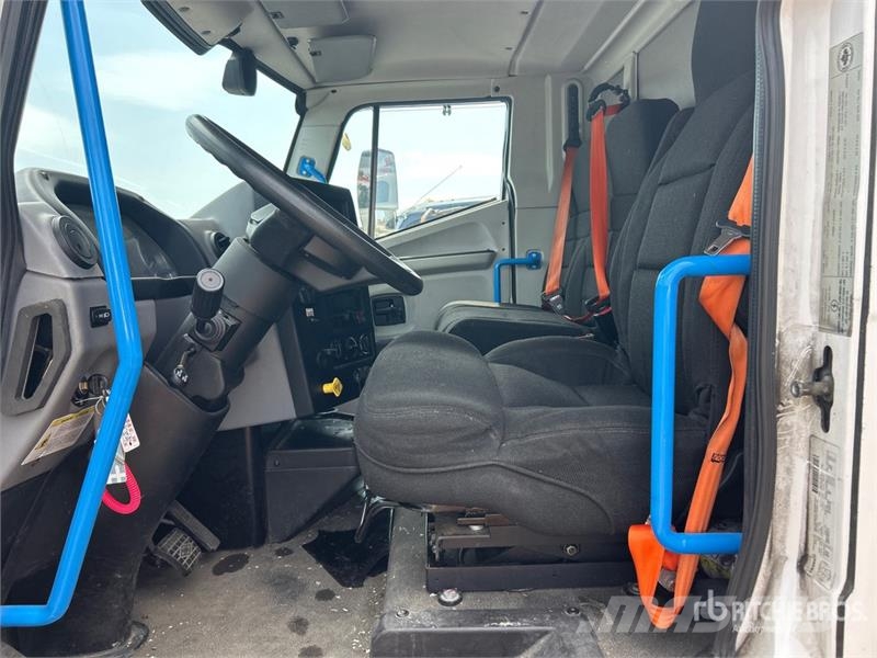 Lion 6 4x2 Electric Cab and Chassis (Inoperable) Cabines