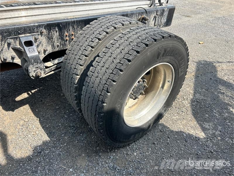 Lion 6 4x2 Electric Cab and Chassis (Inoperable) Cabines