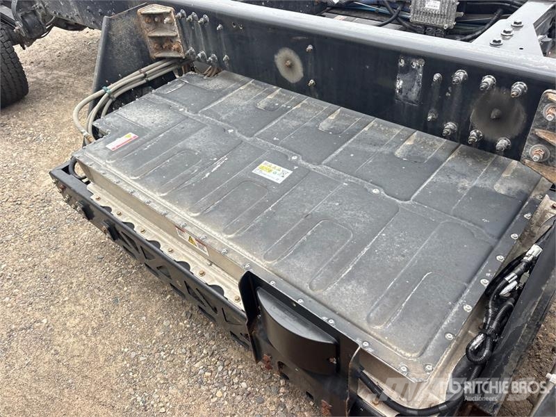 Lion6 4x2 Electric Cab and Chassis (Inoperable) Cabinas